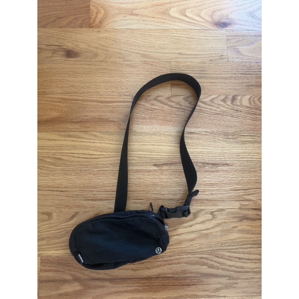 Lululemon Belt Bag - Black - NWOT